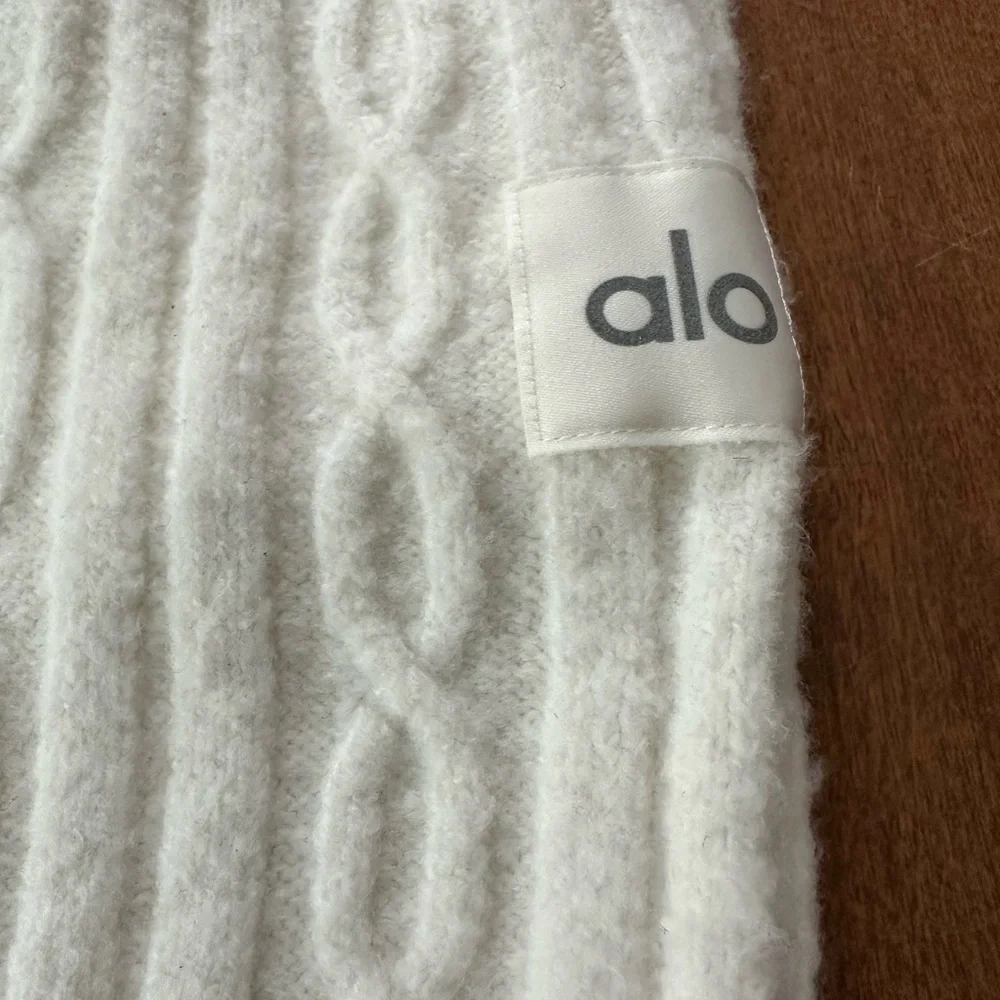 ALO Yoga White Cable Knit Pants - Picture 8 of 10